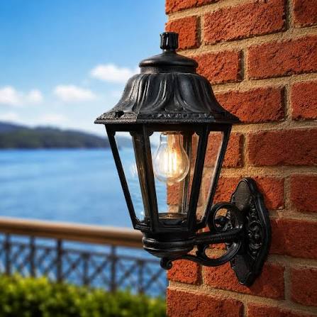 steffenmüller Traditional Black Wall Lantern